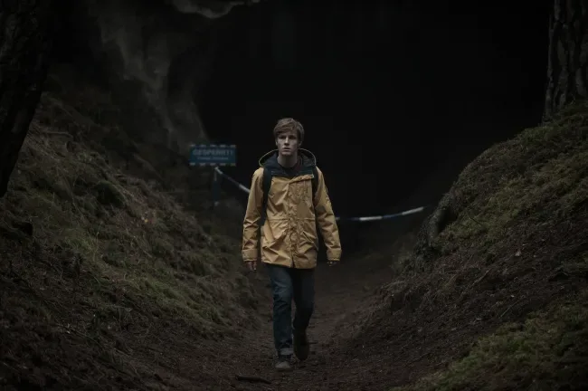 Jonas walks through the Winden cave