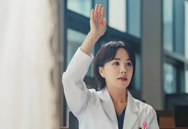 K-drama &lsquo;Doctor Cha&rsquo; captivates viewers with story of middle-aged resident