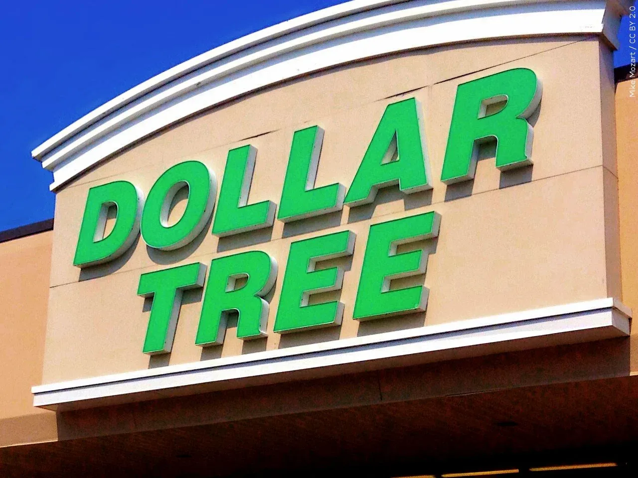 Dollar Tree store sign
