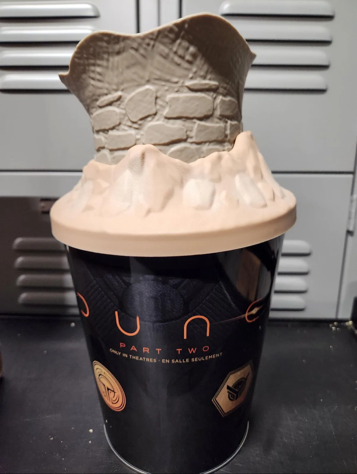 The sandworm bucket from the side, in the same viral post.