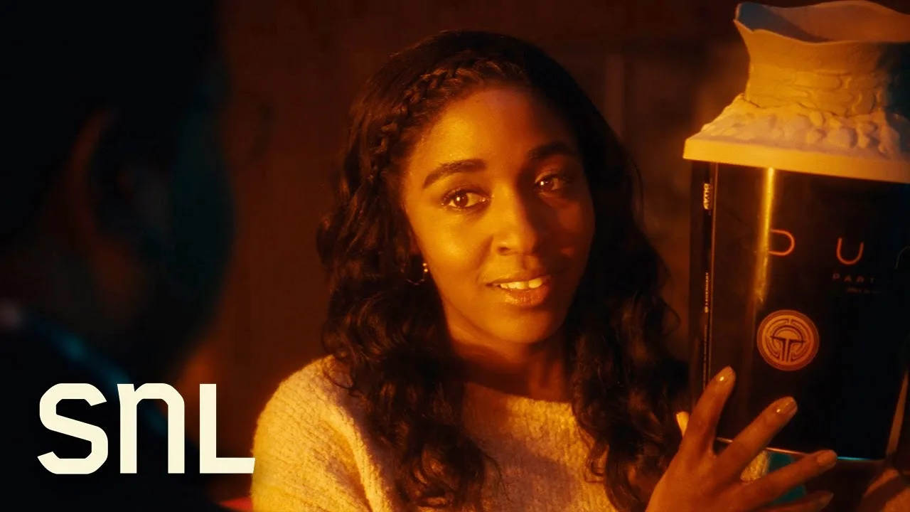 Still from SNL's 'Dune Popcorn Bucket' sketch.