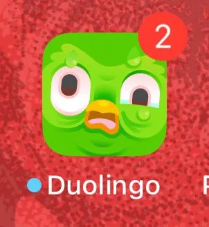 This Duolingo app icon is absolute nightmare fuel. I hate that they did this to me.