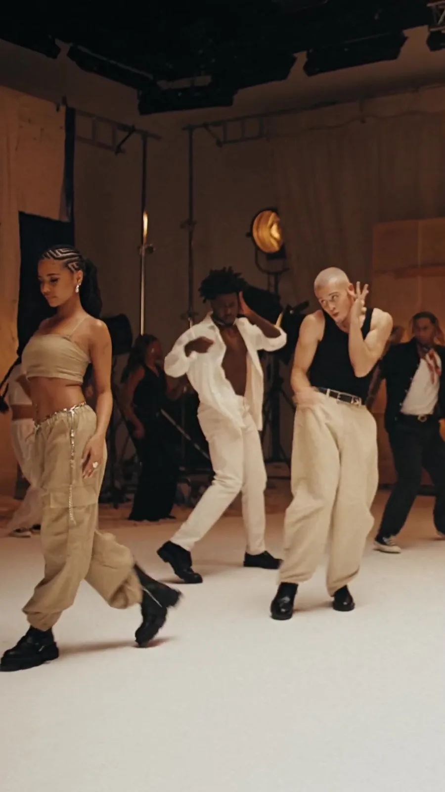 Introducing #Linenmoves. @Jungle4eva’s worldwide hit “Back on 74” re-imagined with @Tyla. Featuring brand new choreography by @ShayLatukolan. Celebrating the moves that unite us. For individuals who…