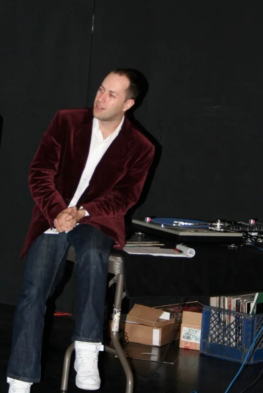Adam Mansbach in 2007; photograph by Ferentz, CC BY 2.0.