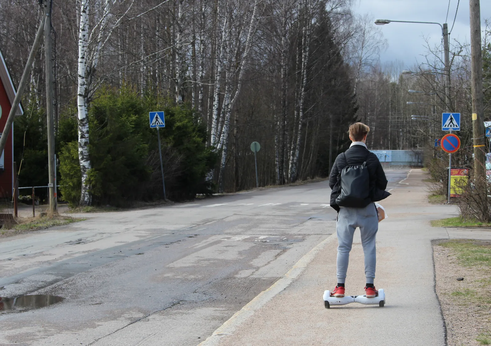A rider in Vantaa, Finland, April 2016; CC BY-SA 4.0.