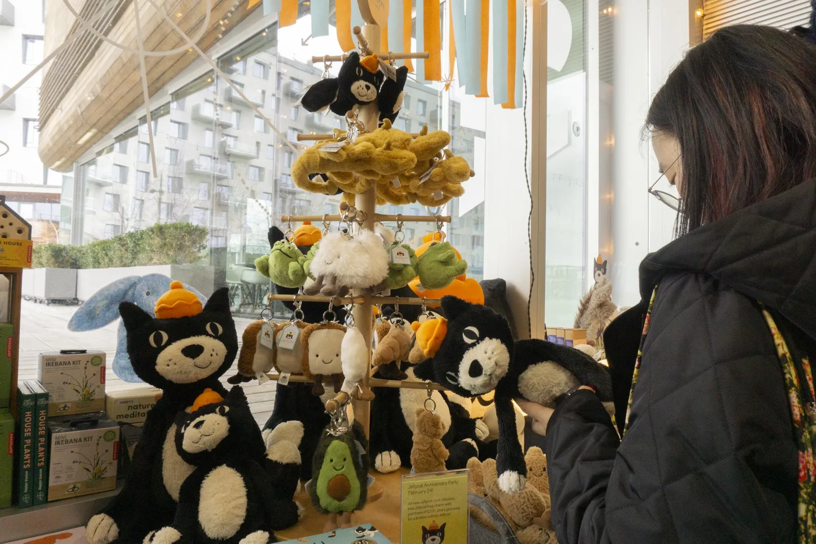 ICA visitors celebrate 25 years of Jellycat toys - The Huntington News