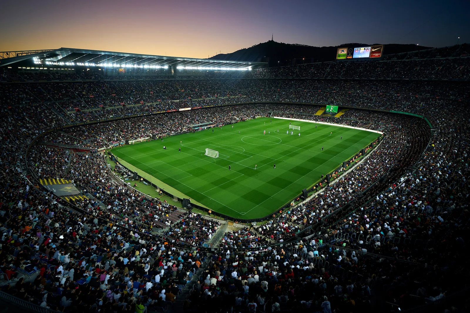 El espectáculo de la Kings League inunda el Spotify Camp Nou