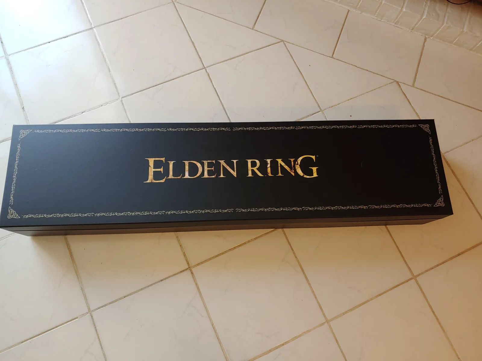 Thank you @BandaiNamcoUS and @ELDENRING for giving me this gift and congratulating me for being #LetMeSoloHer . I can still remember my first experience with the soulsborne series and almost…