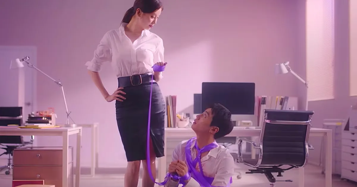 seohyun-lee-jun-young-love-and-leashes-netflix-170122_biy6fj