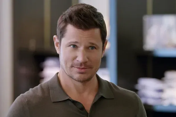 Watch Some Really Hot People Flirt Through Walls in Nick and Vanessa Lachey's 'Love Is Blind' Trailer (Video)