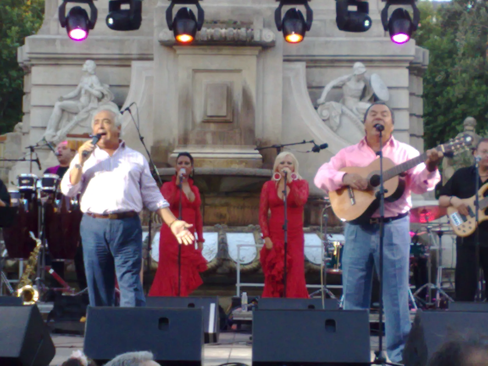 Los del Río performing in Madrid; photo by Paconi, Creative Commons Attribution 3.0.