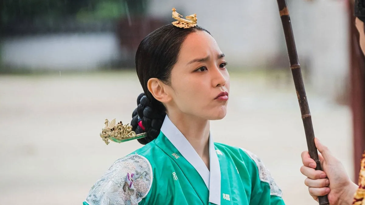 top-k-drama-mr-queen-arrives-on-netflix