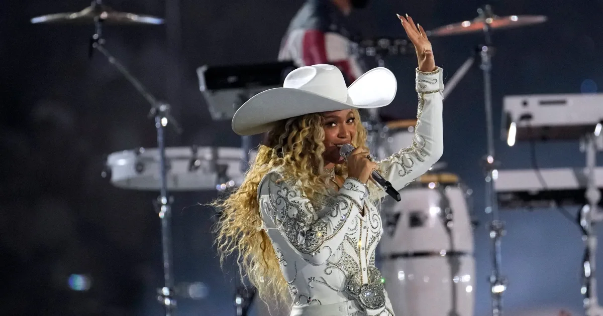 Beyoncé performs at the NFL Christmas halftime show in Houston