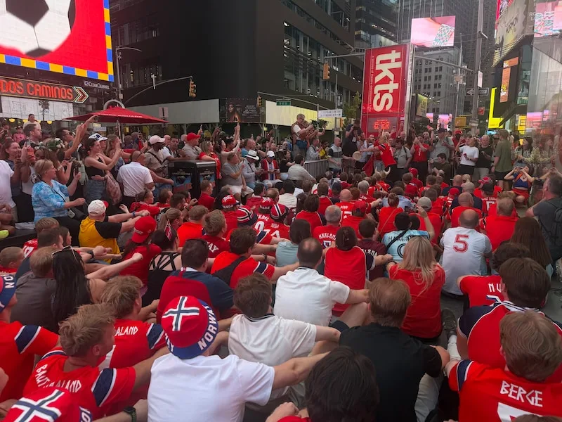 Her tar Norge over Times Square