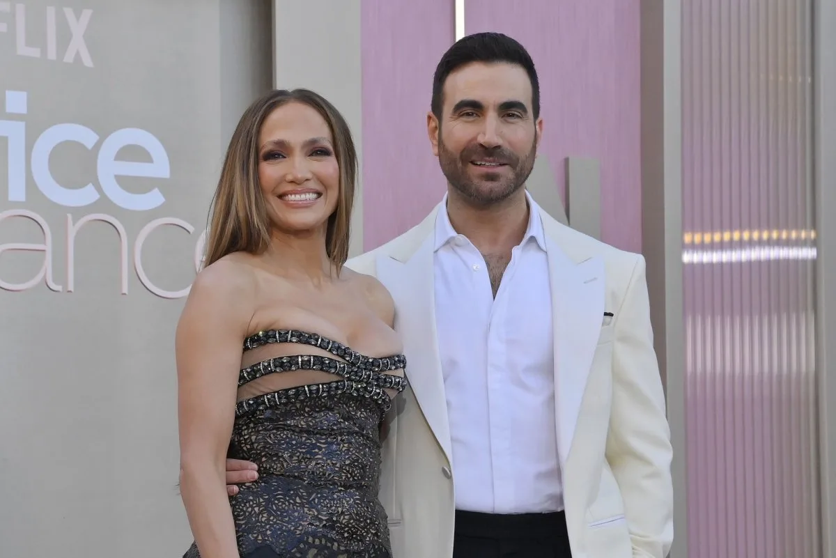 Watch: Jennifer Lopez was 'blown away' by 'Off Campus' green dress homage - UPI.com