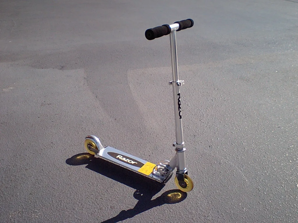 Razor A Model 1st generation