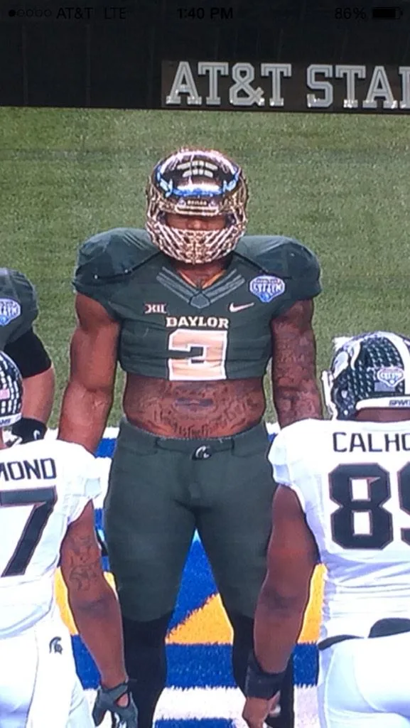 For breakfast this morning Shawn Oakman had 3 human beings and a honeybun http://t.co/ZzncEeKr41