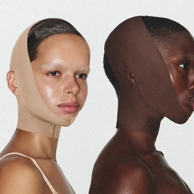 SKIMS on Instagram: "The innovation never ends. Our all-new face wrap offers ultra-soft jaw support in our signature Seamless Sculpt fabric for a must-have addition to your nightly routine."