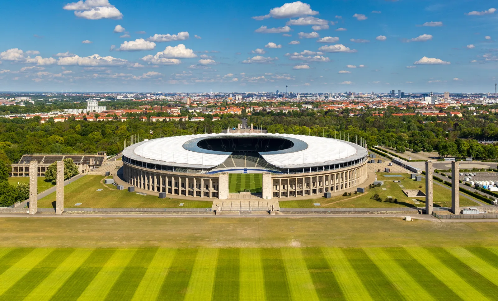 Olympiastadion Berlin - Westseite mit Marathontor