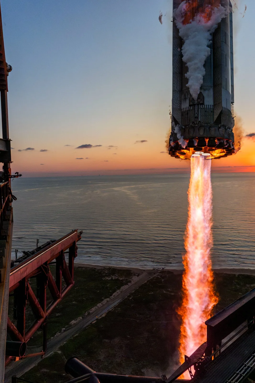 Congratulations to @SpaceX, what an incredible feat of engineering! Mars, here we come. At the same time, the coin has a second side: it shows and confirms that #Europe has completely lost touch.…