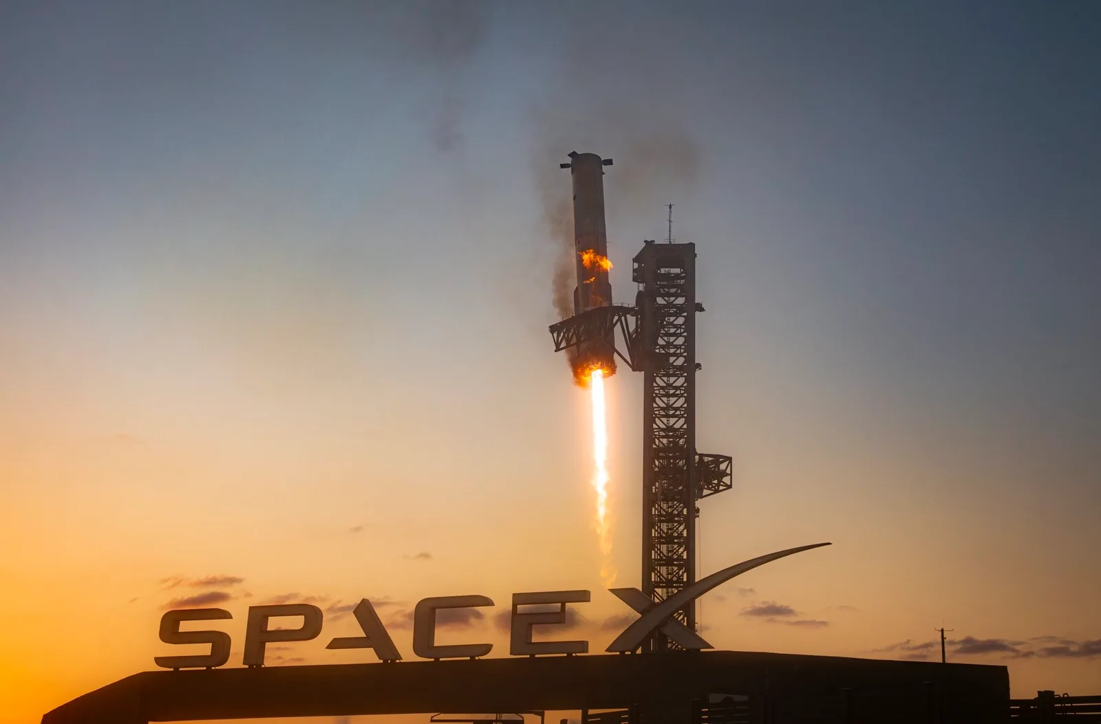 Even rockets need hugs 🥰