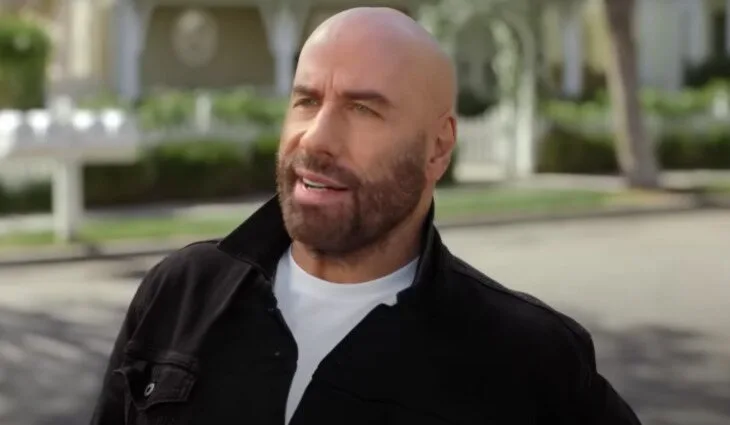 John Travolta rinde homenaje a "Grease" junto a los protagonistas de 'Scrubs" en un spot de la Super Bowl 2023