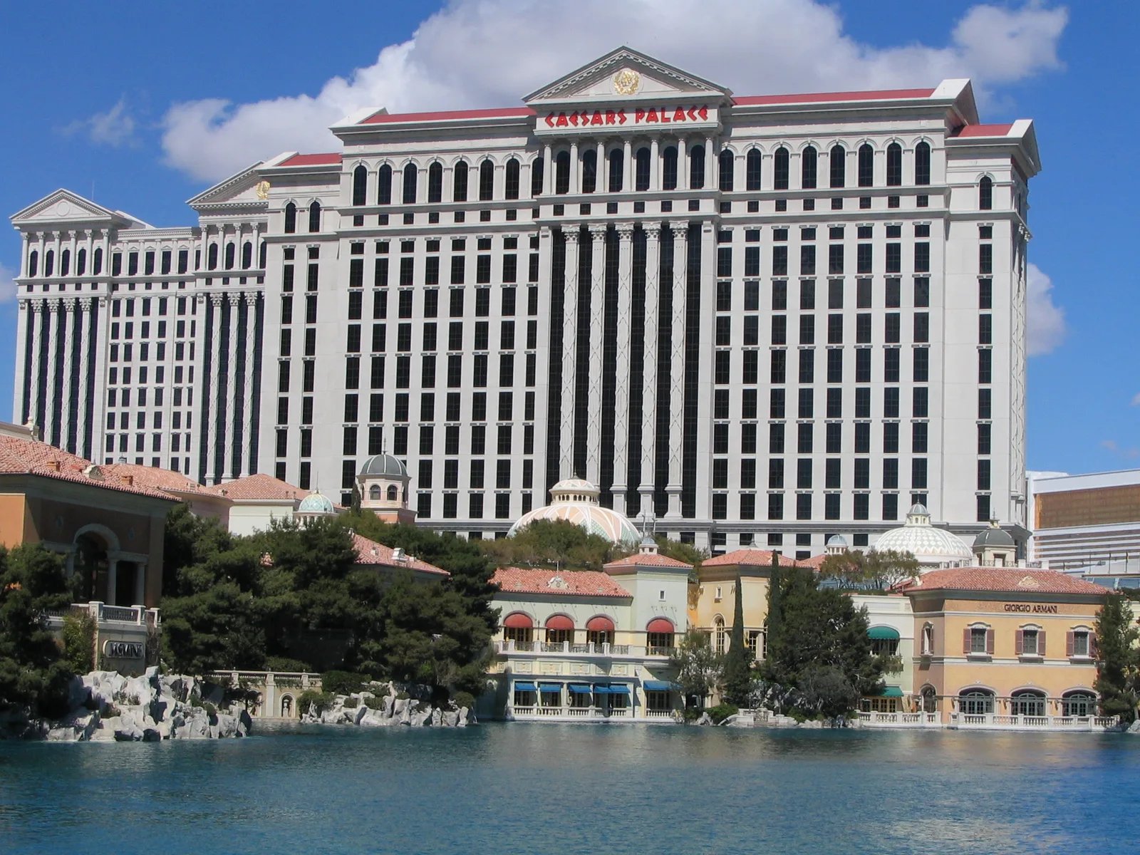 Caesars Palace across Bellagio Lake, a public-domain photograph of the filming location.