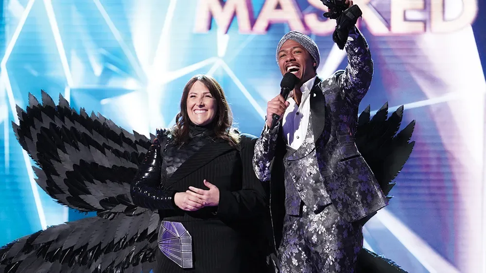 THE MASKED SINGER: L-R: Ricki Lake and host Nick Cannon in the “Touchy Feely Clues” episode of THE MASKED SINGER airing Wednesday, Feb. 6 (9:00-10:00 PM ET/PT) on FOX. © 2019 FOX Broadcasting. CR:…