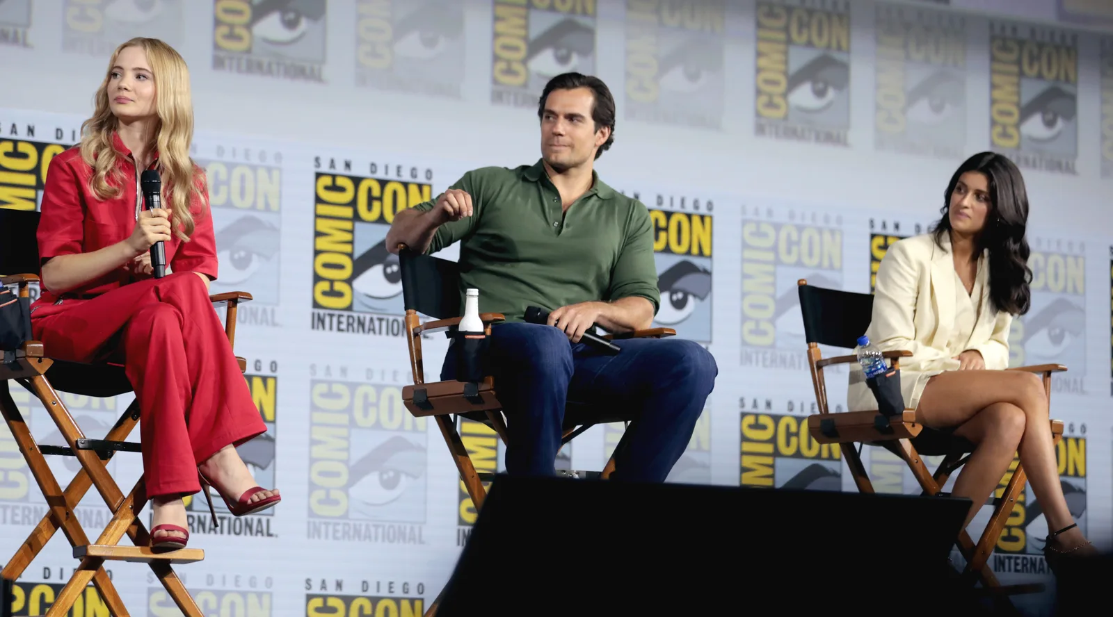 Freya Allan, Henry Cavill and Anya Chalotra at San Diego Comic-Con 2019
