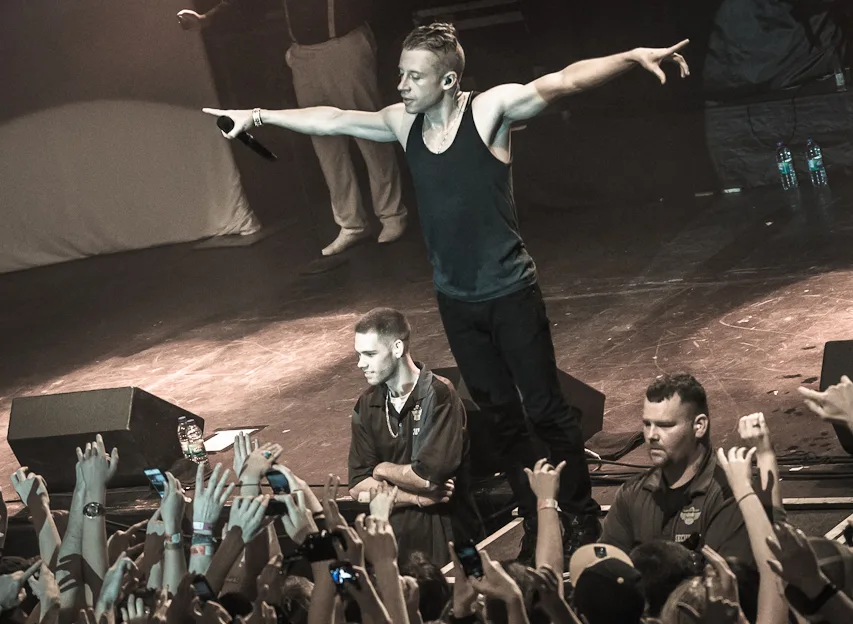 Macklemore performing during The Heist Tour; CC BY-SA 2.0.