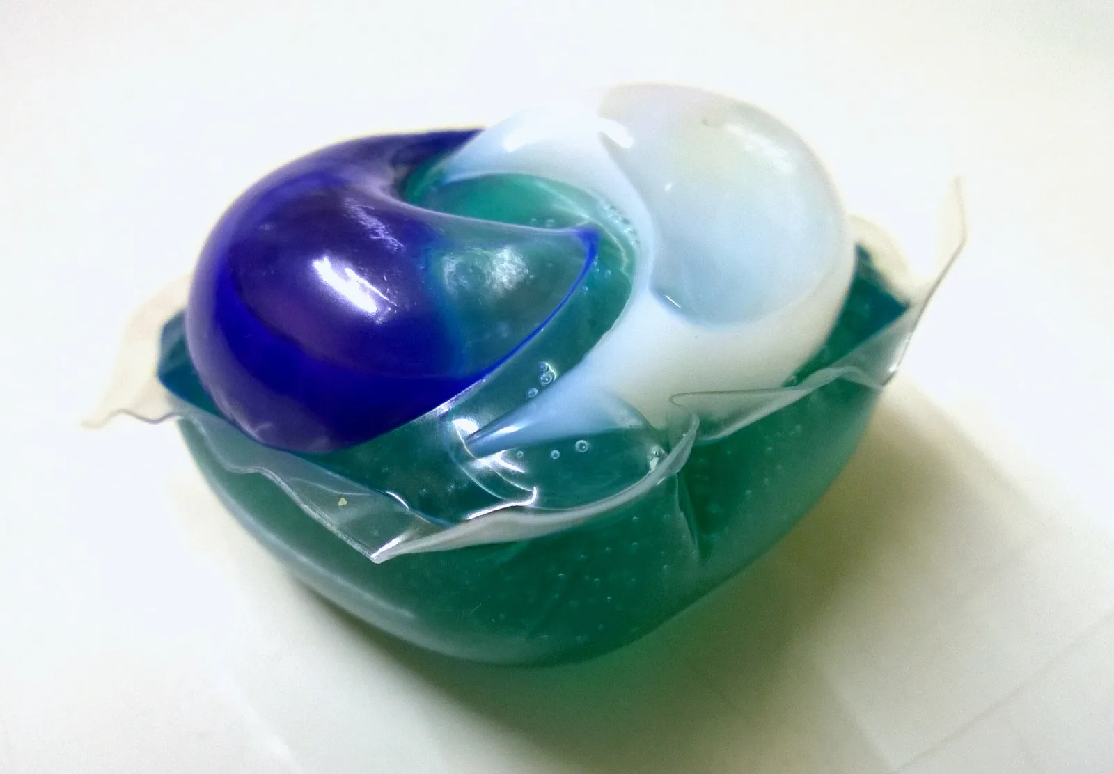 A Tide detergent capsule photographed in 2016; CC BY 2.0.