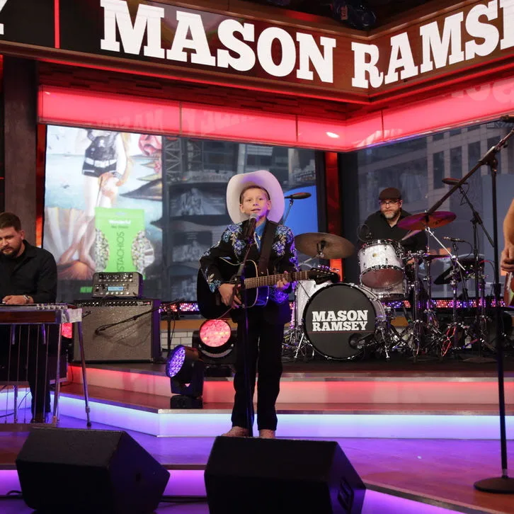 Mason Ramsey debuting Famous on a TV stage with his band