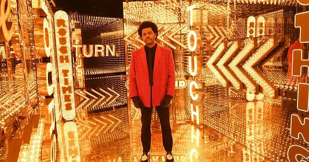 The Weeknd's Super Bowl 2021 Halftime Show Inspires Hilarious Meme