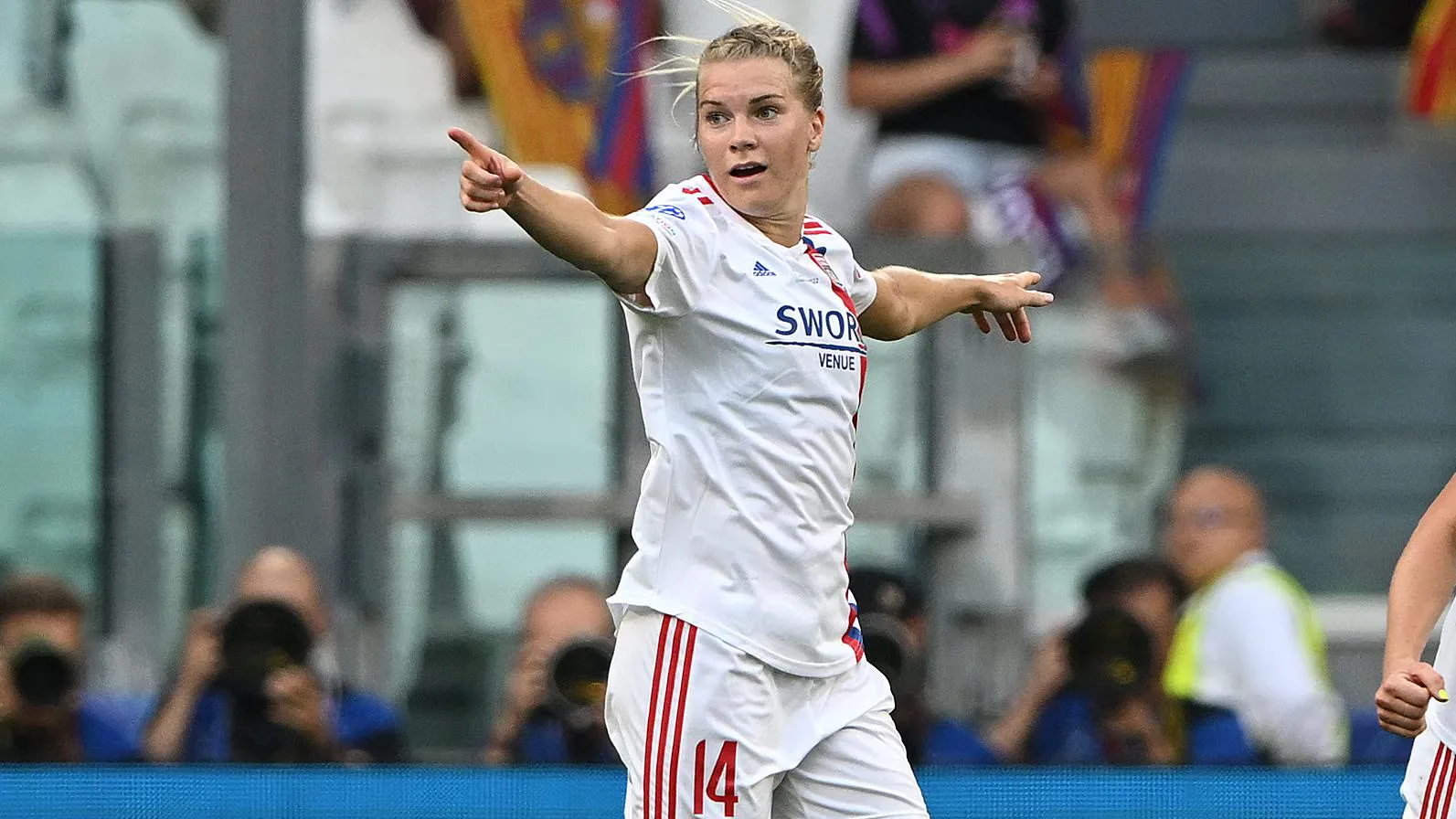 Barcelona 1-3 Lyon: OL win eighth UEFA Women's Champions League final in thriller | UEFA Women's Champions League 2021/22