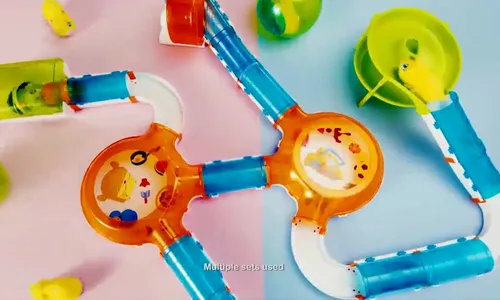 Zhu Zhu Pets playset tubes, from the commercial